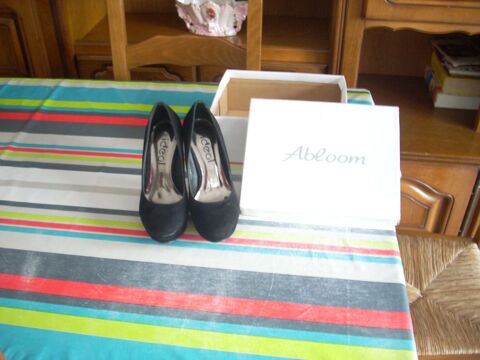 Escarpin noir en daim 38 femme . 20 Herblay (95)