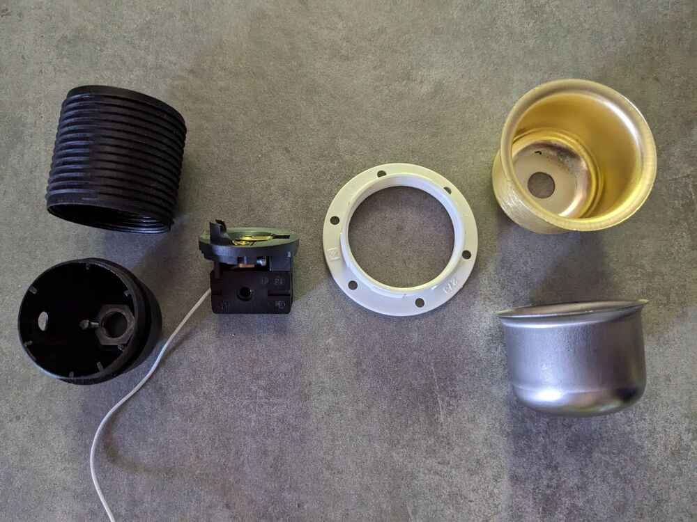 DOUILLE DE LAMPE MAZDA solution quand on en a pas. Bricolage