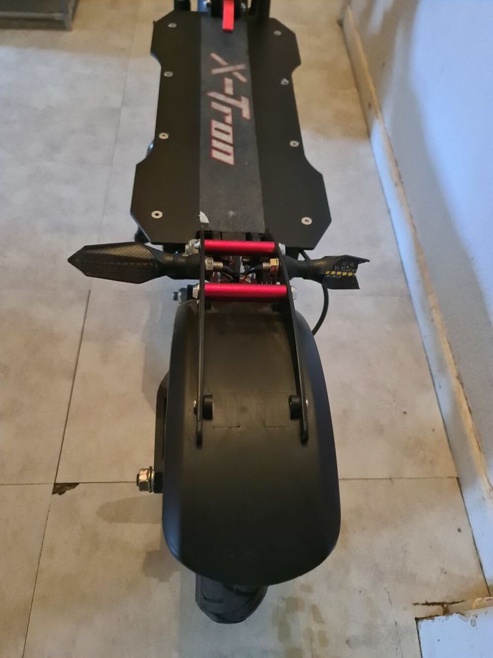 Trottinette &eacute;lectrique Vélos