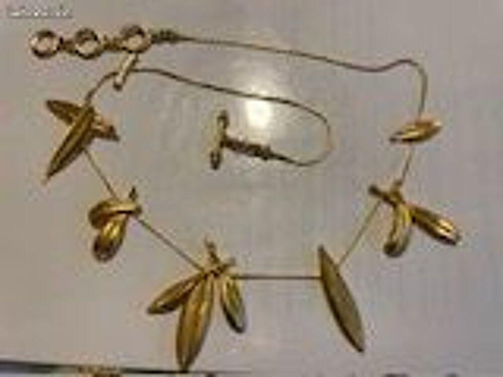 Collier souple dor&eacute; Feuilles sur chaine ANTIGONA Bijoux et montres