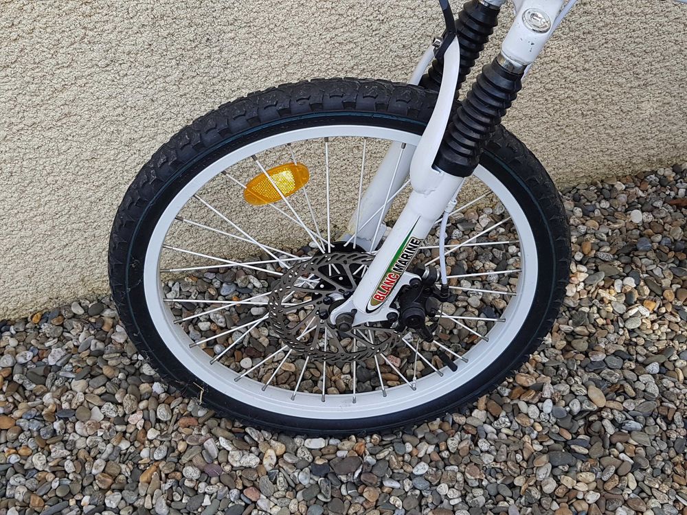 velo pliant 24'' avec freins &agrave; disque . Vélos