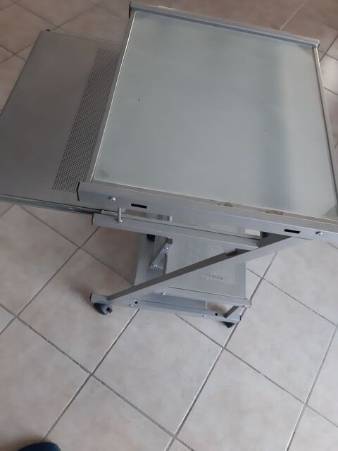 Bureau sur roulettes aluminium 30 Culoz (01)