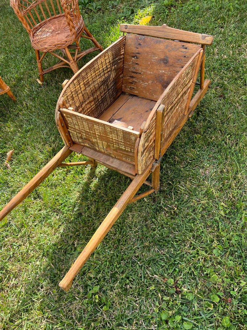 Lot chaises rotin et brouettes enfant Mobilier enfants