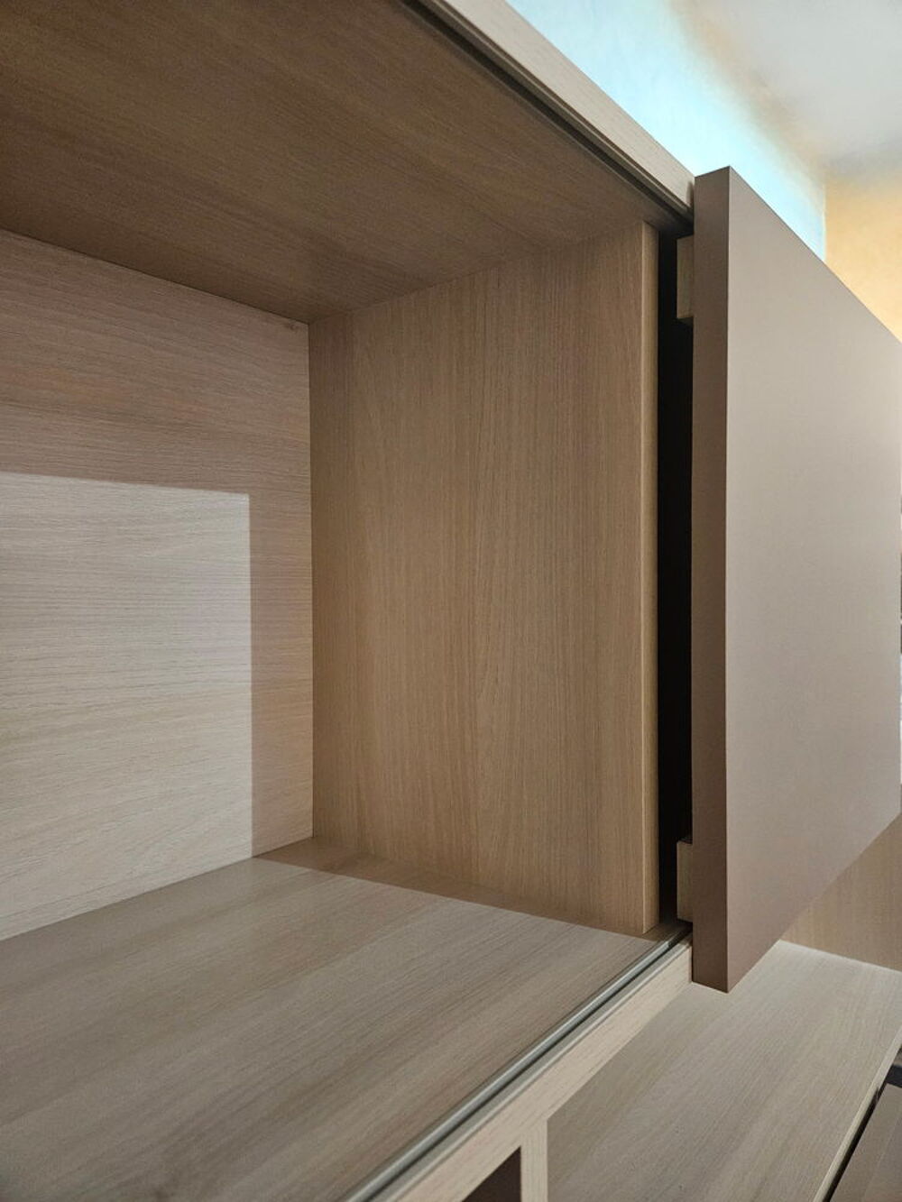 Etag&egrave;re Biblioth&egrave;que avec portes coulissantes Meubles