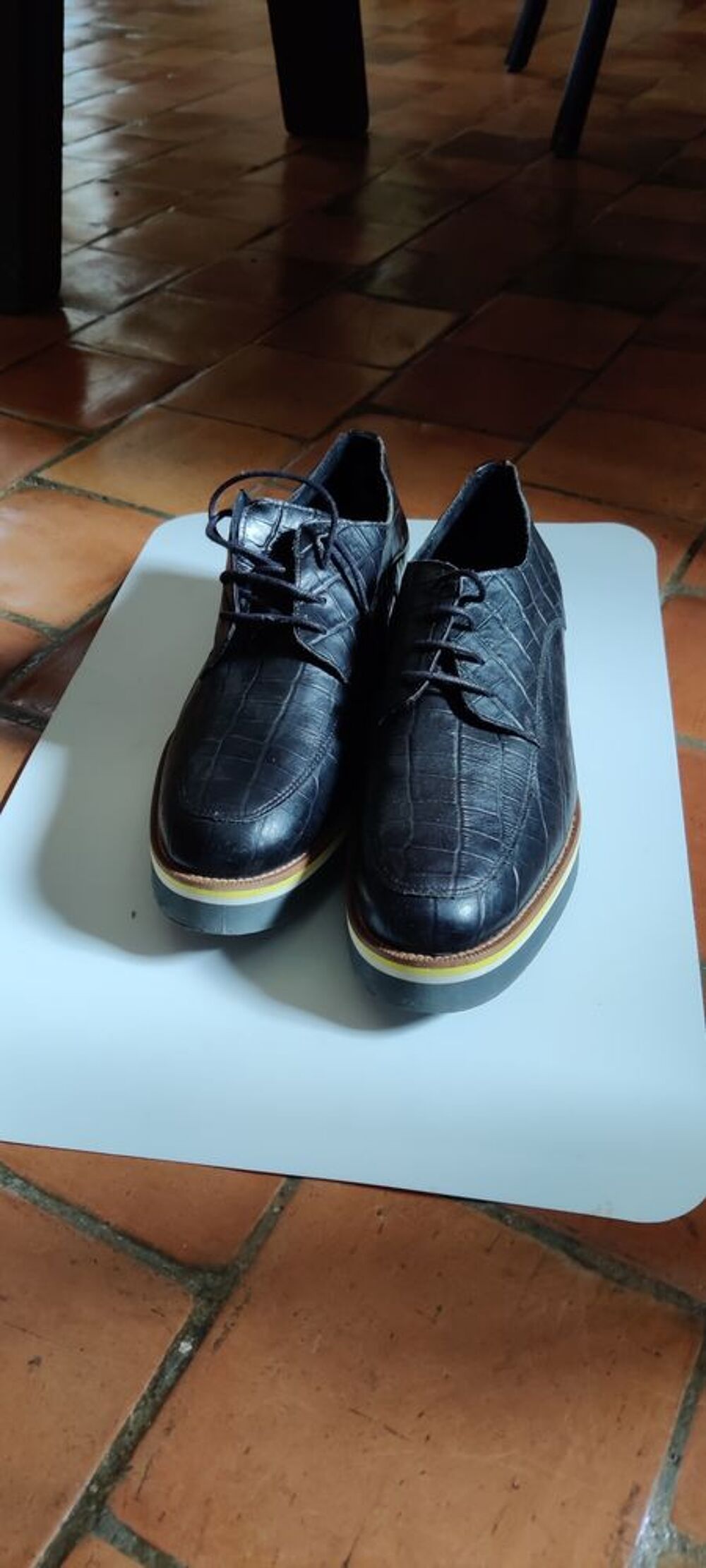 CHAUSSURES NEUVES Chaussures