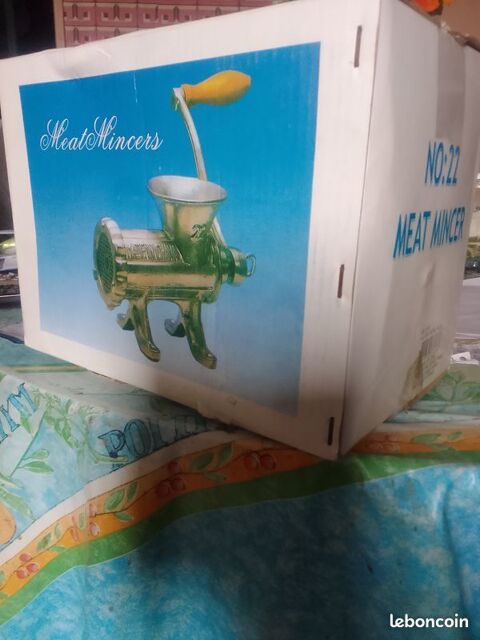 propose hachoir a viande 40 Noisy-le-Sec (93)