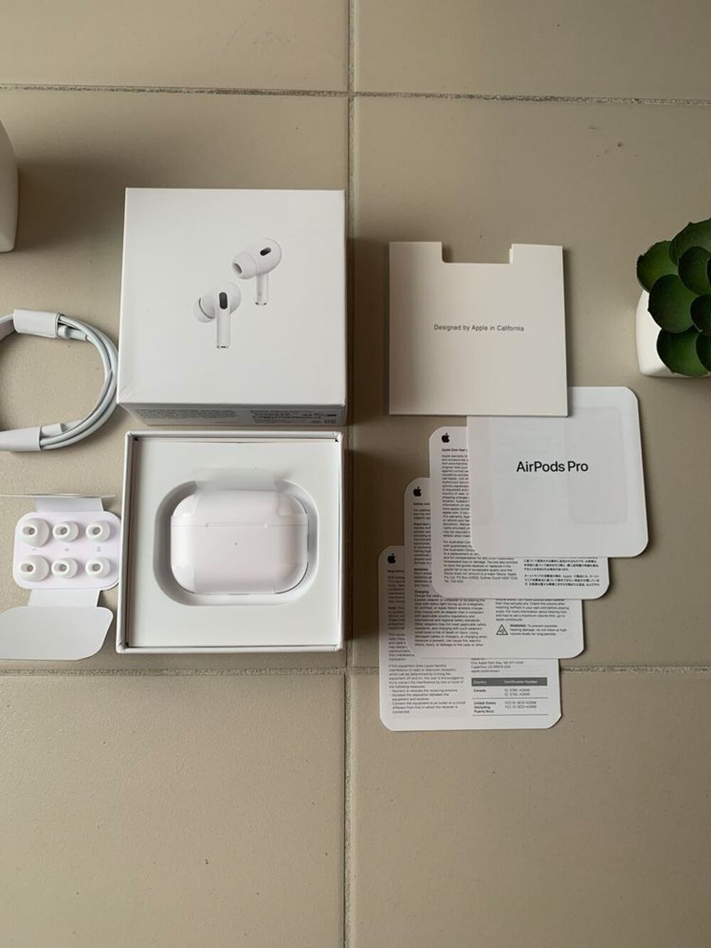 AirPods Pro 2 USB-C NEUF Téléphones et tablettes