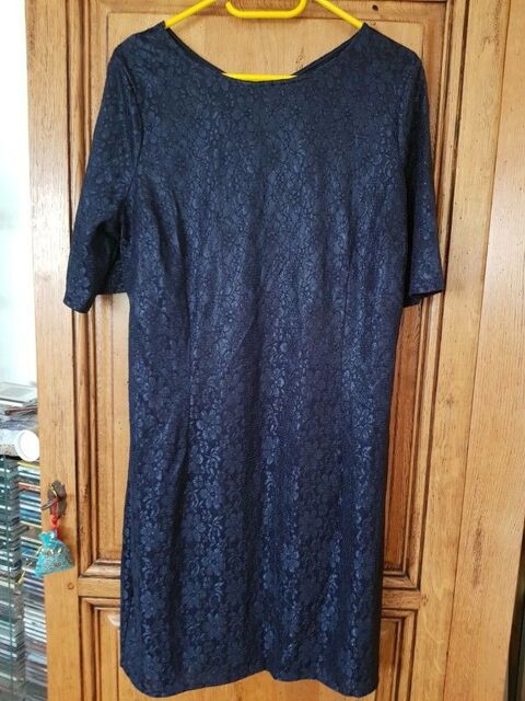 Ribe en dentelle noire mesure aisselles a aisselles a plat s 15 Viriat (01)