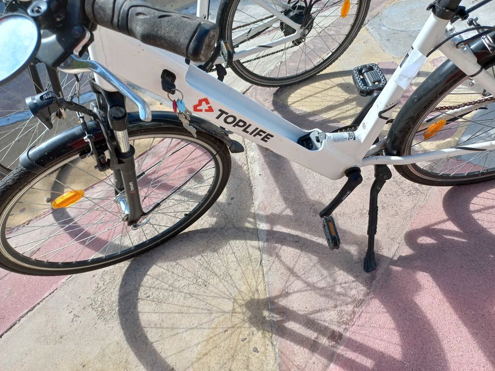2 VELOS TOPLIFE ELECTRIQUE Vélos