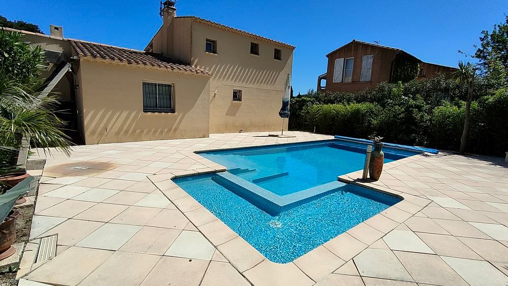 Vente Maison LE CAP D'AGDE : QUARTIER RECHERCHE - Pinède, proximité Maraval, villa individuelle sur 634 m² de terrain clos, piscine chauffée, jacuzzi et dépendance. Le cap d agde