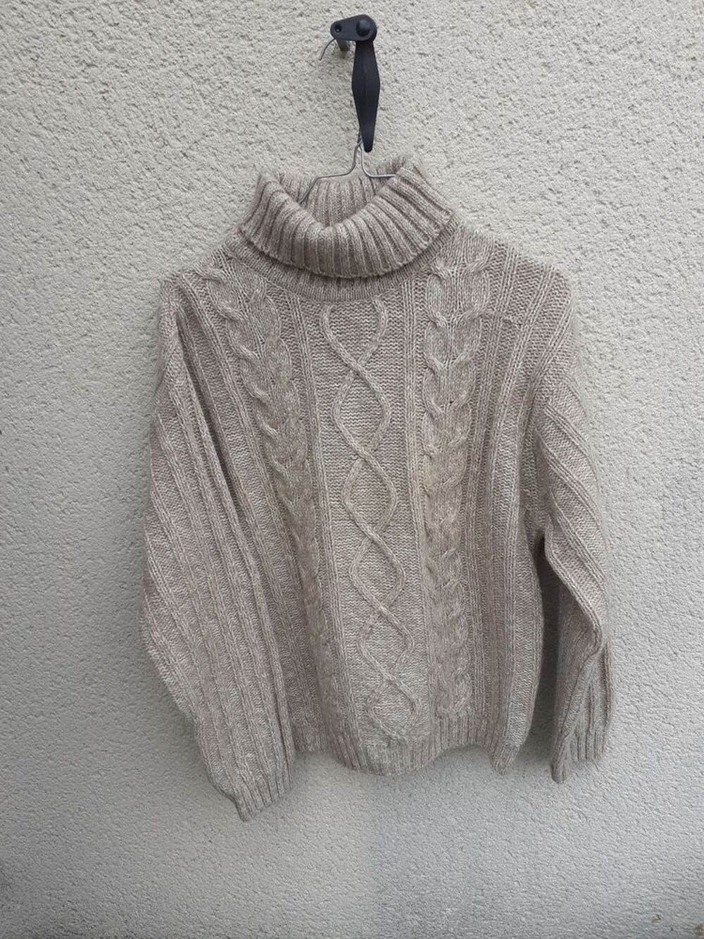 Un pull en laine et coton Vêtements