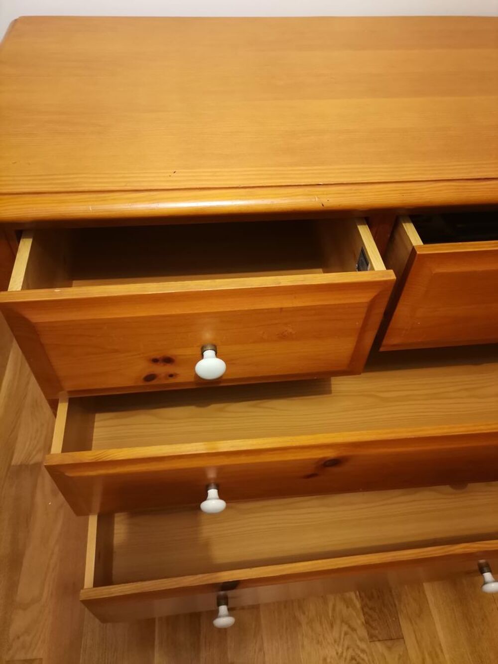 Commode table &agrave; langer Meubles