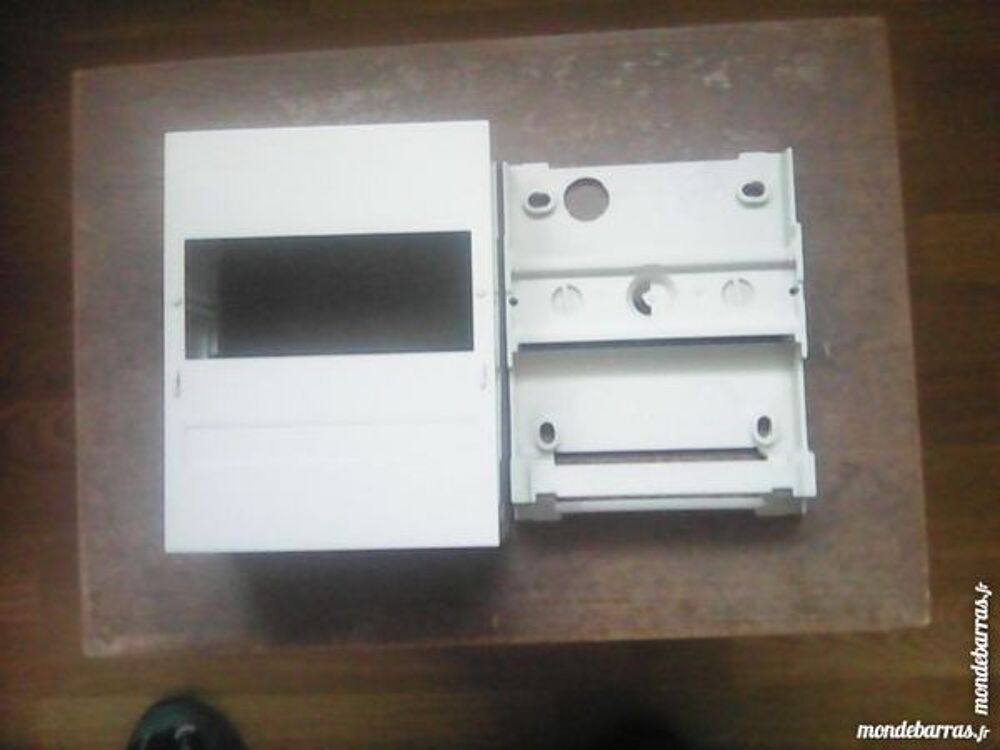 1 coffret modulaires Legrand . Bricolage