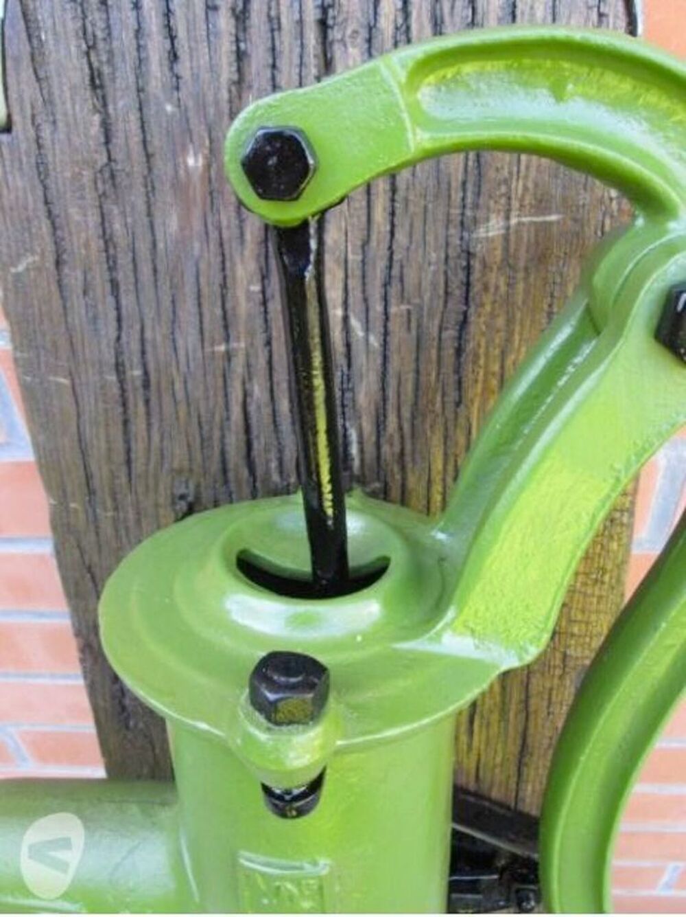 Ancienne pompe &agrave; bras en fonte, restaur&eacute;e 121 D�coration