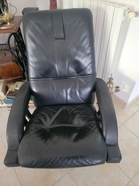 Fauteuil en cuir noir confortable .Roche bobois 200 Pujaudran (32)