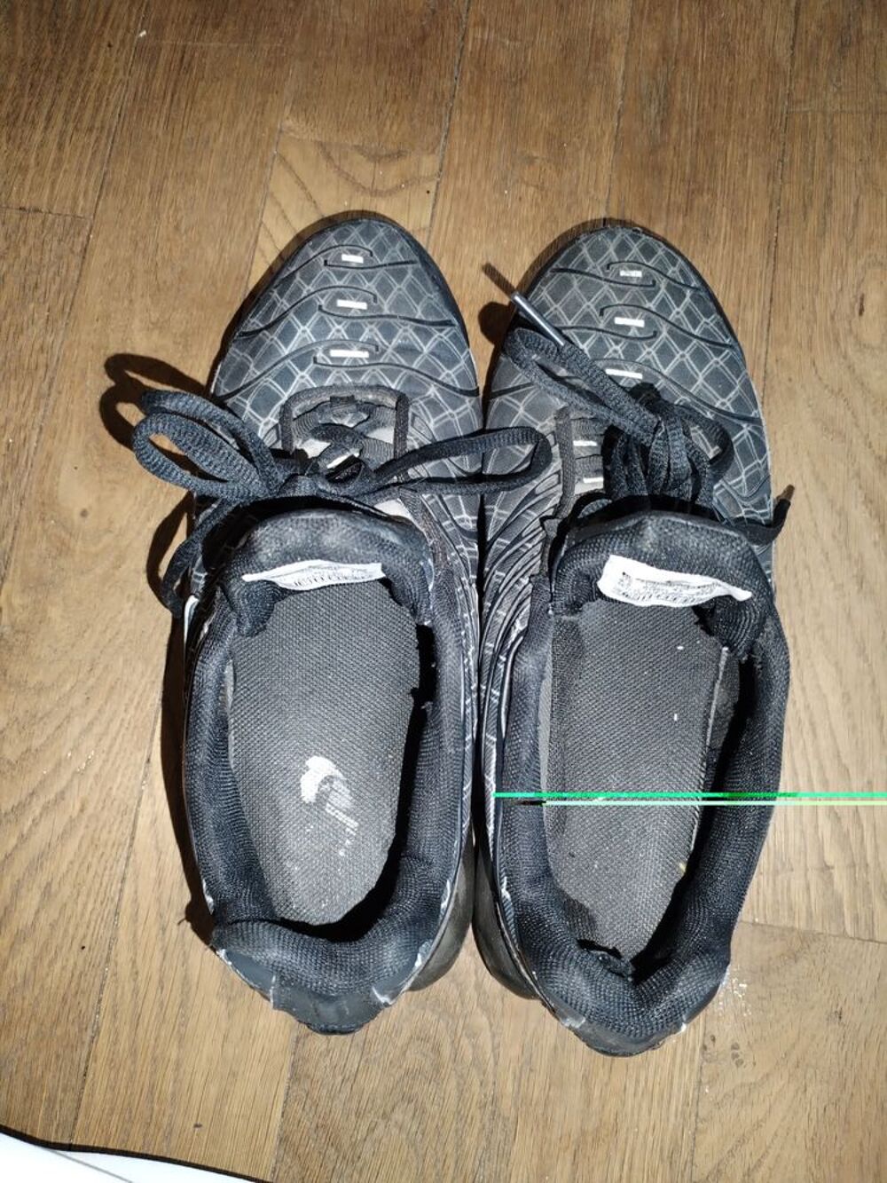 Basket nike tn (taille 43)
Chaussures