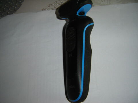 RASOIR ELECTRIQUE MARQUE BRAUN S5 Easy clean POUR HOMME 45 Malissard (26)