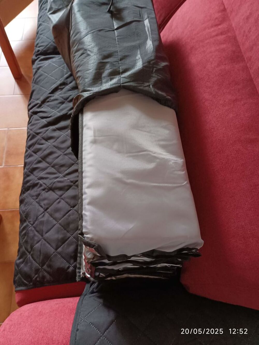 Matelas de plage ou de camping pliant &eacute;tat neuf Sports