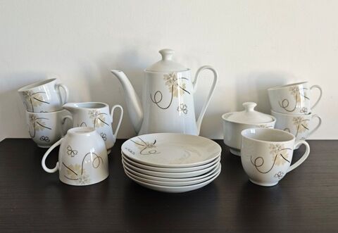 Service � caf� ou � th� (15 pi�ces) 12 Metz (57)