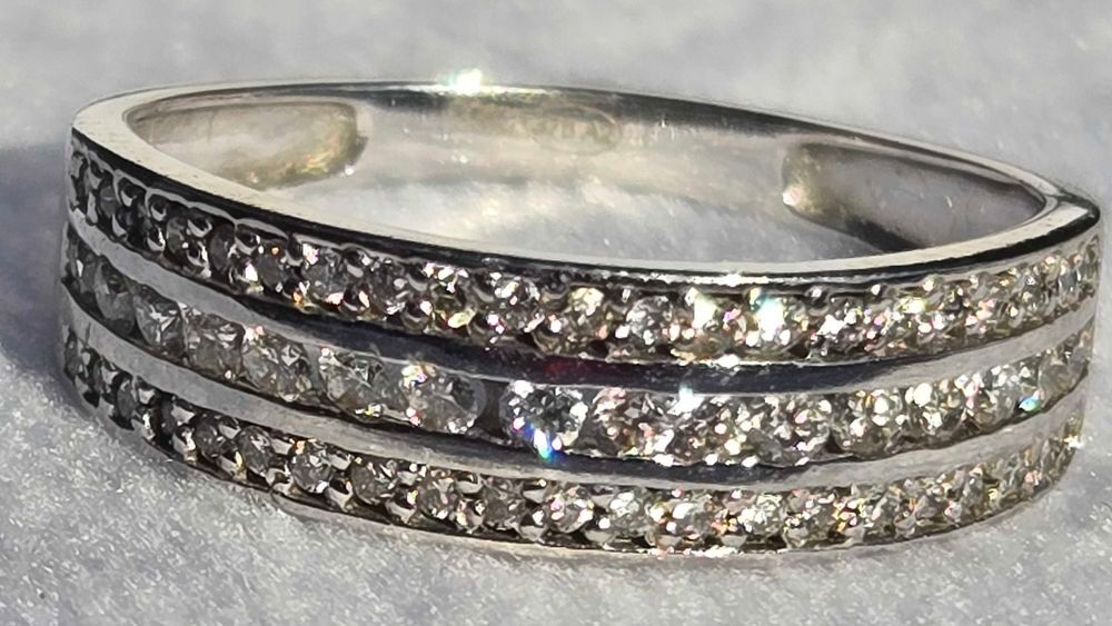 &agrave;€ SAISIR BAGUE OR BLANC 375 &agrave;ˆME DIAMANT 0,46 CARATS JAMAIS PORTEE Bijoux et montres