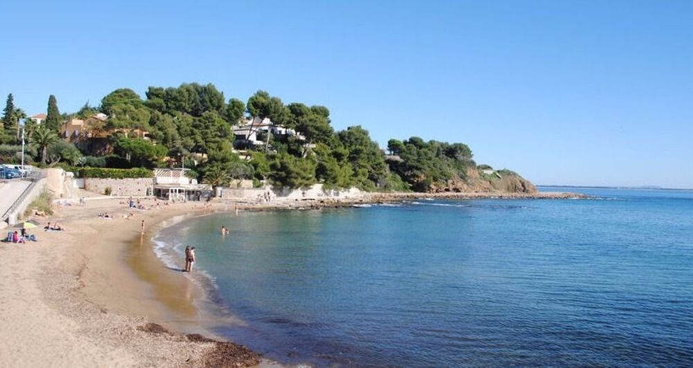 Location Appartement BAS DE VILLA A CARQUEIRANNE AU PRADON Carqueiranne