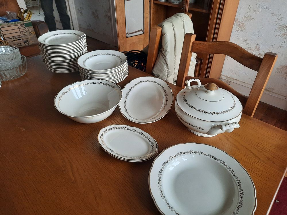 Service Villeroy et Boch complet avec soupi&egrave;re 
