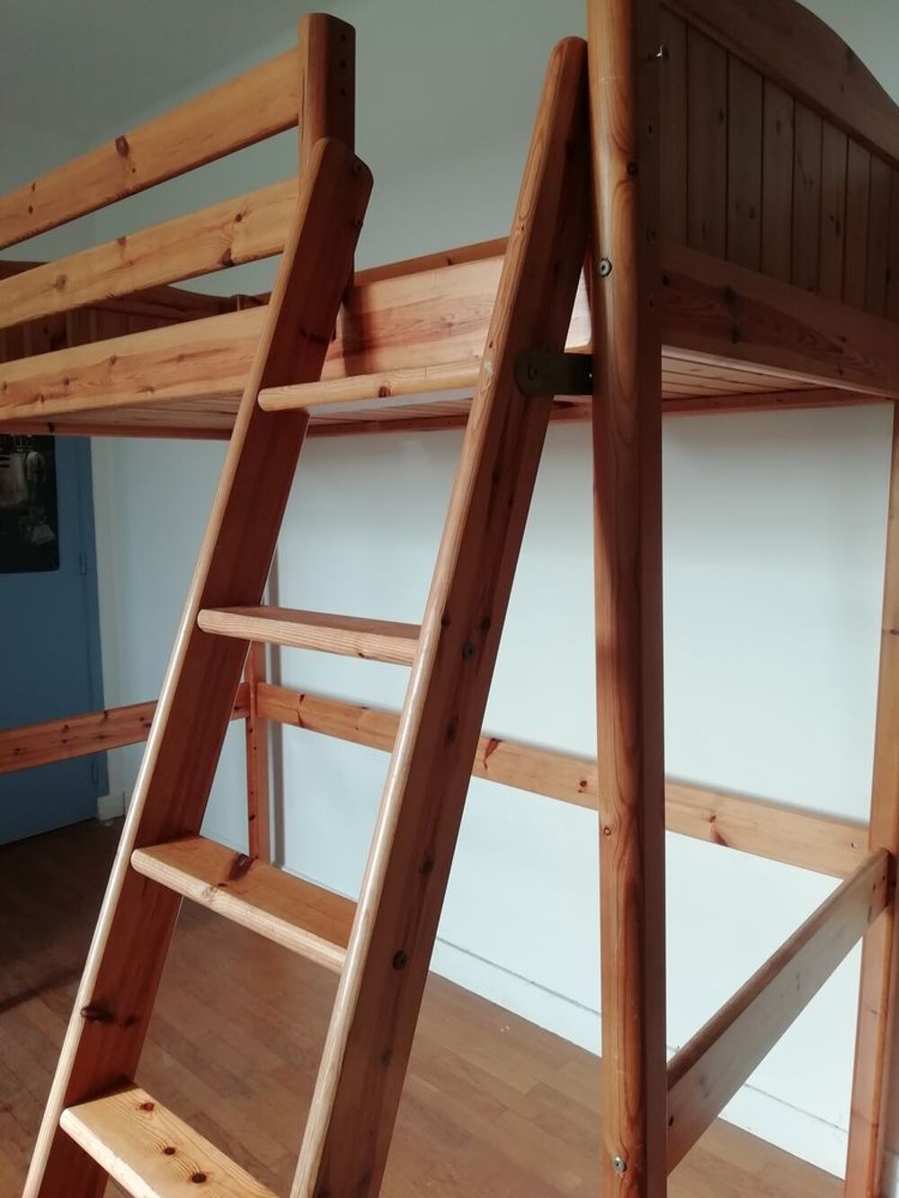 Lit mezzanine en pin massif une place Meubles