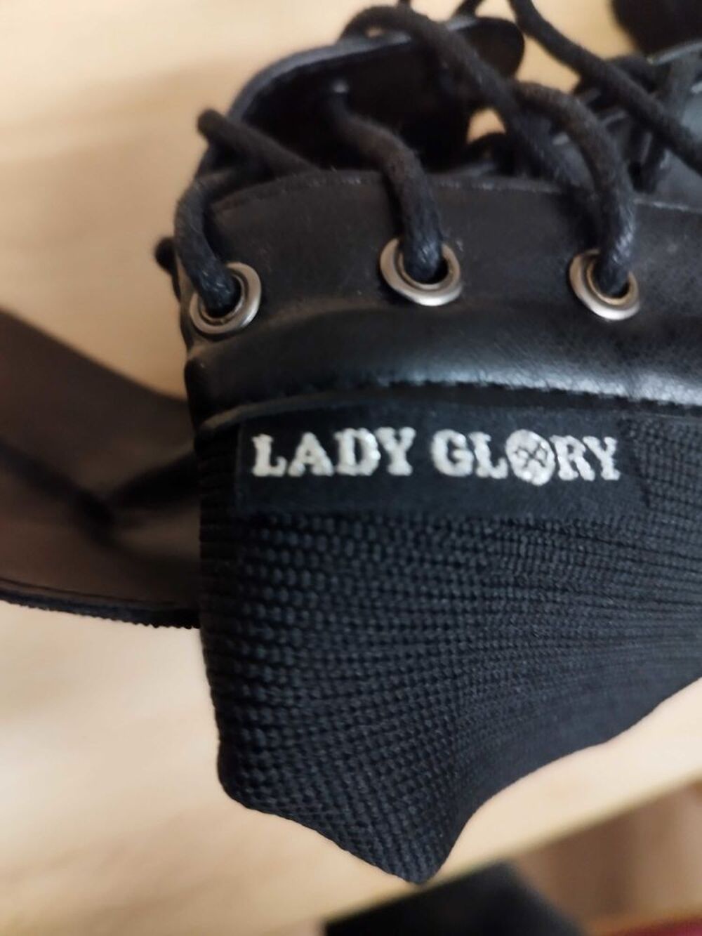 Bottine &agrave; lacet 
lady glory pointure 40 Chaussures