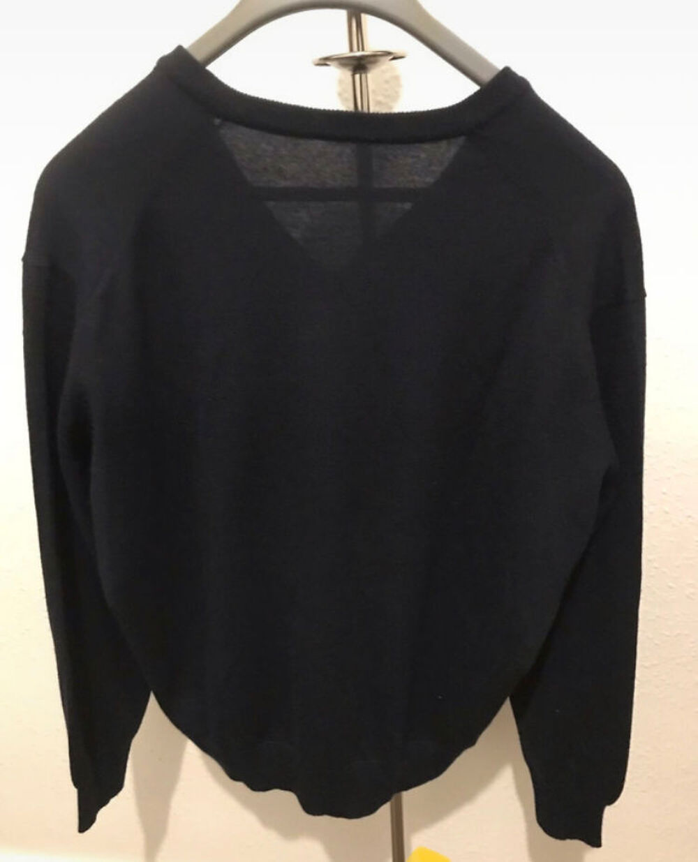 Pull col en laine V bleu marine Vêtements