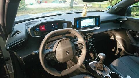 Peugeot 2008 SUV 2022 occasion Pierrevert 04860