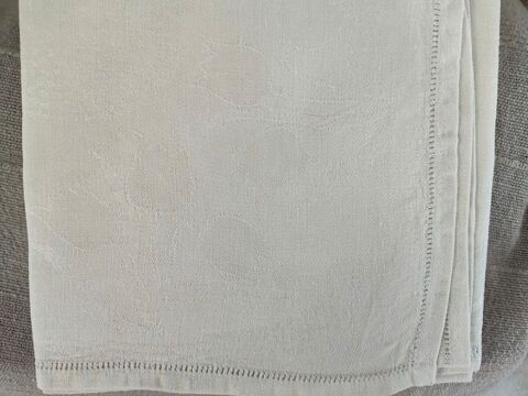 nappe et serviettes assorties Saint-Quentin-la-Poterie (30)