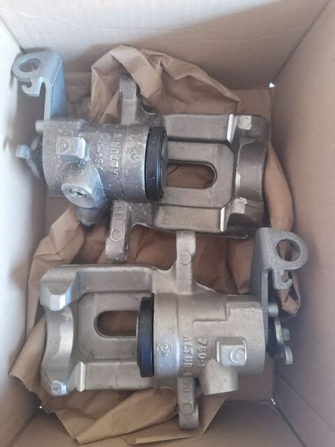 Pi&egrave;ces et &eacute;quipements Voiture Pi&egrave;ces et &eacute;quipements Voiture  occasion Saint-Mathurin 85150