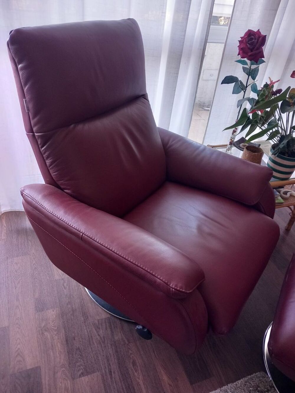 fauteuil pivotant chateau d'Ax cuir + repose pied Meubles