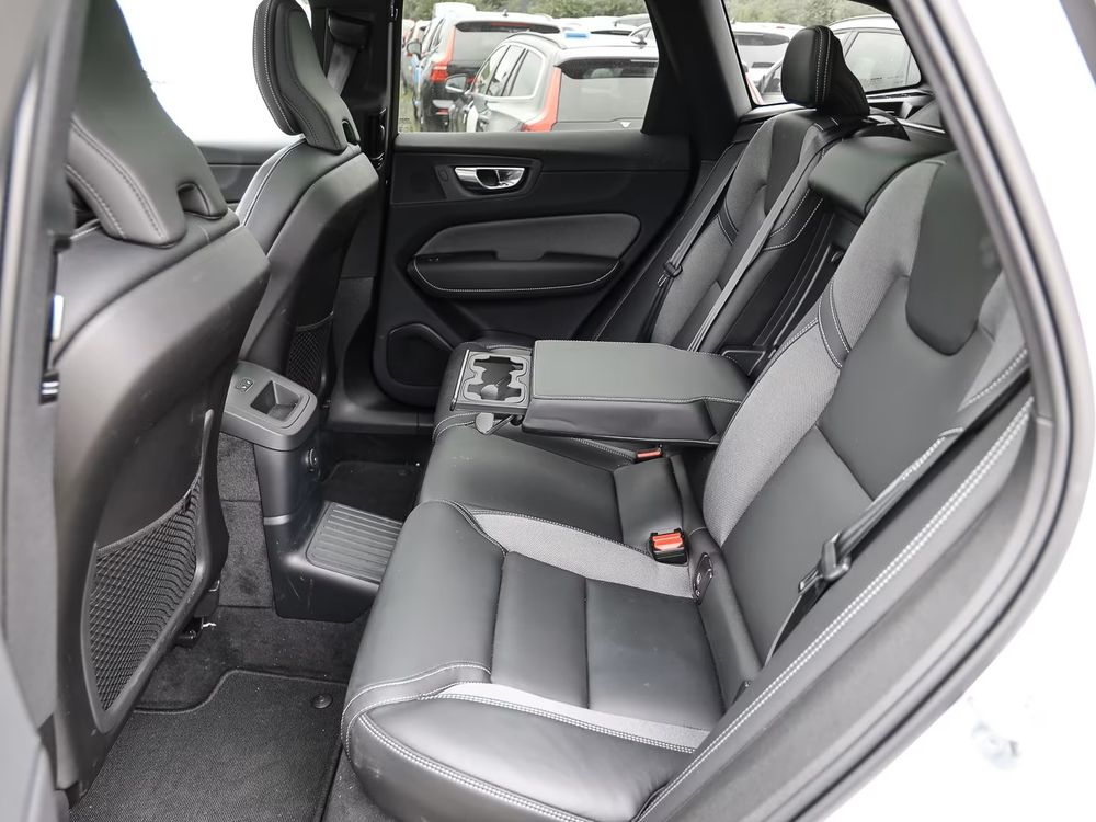 XC60 T8 Recharge AWD 310 ch + 145 ch Geartronic 8 Ultimate Style Chrome 2023 occasion 38440 Saint-Jean-de-Bournay