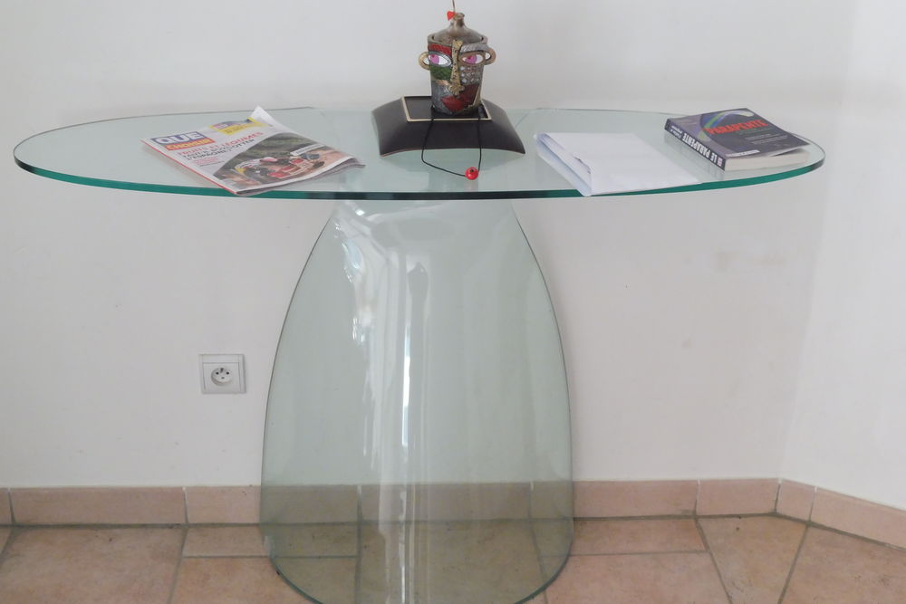 Table et 6chaises uniques Meubles