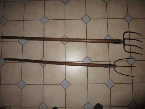 DEUX VIEILLES FOURCHES  25 Villepinte (93)