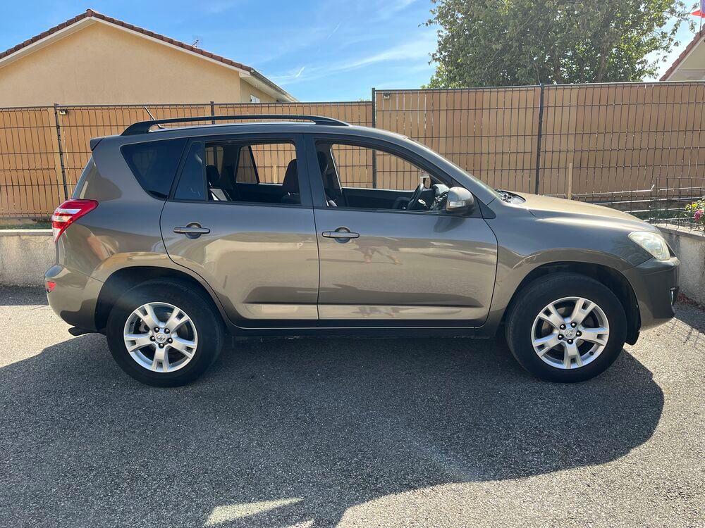 RAV 4 RAV4 150 D-4D 4WD Life 2009 occasion 01150 Lagnieu