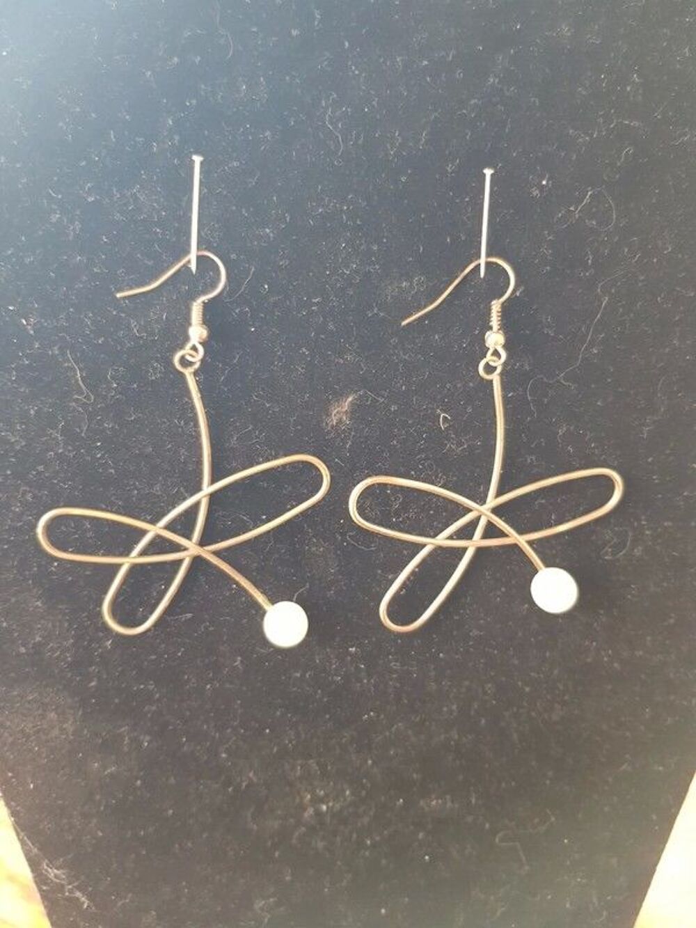 Boucles d'oreilles pendantes dor&eacute;es et perle tr&egrave;s bon etat 6 Bijoux et montres