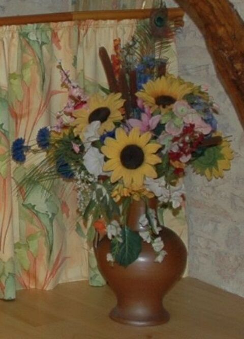 Trs belle cruche avec son bouquet
40 Cahors (46)