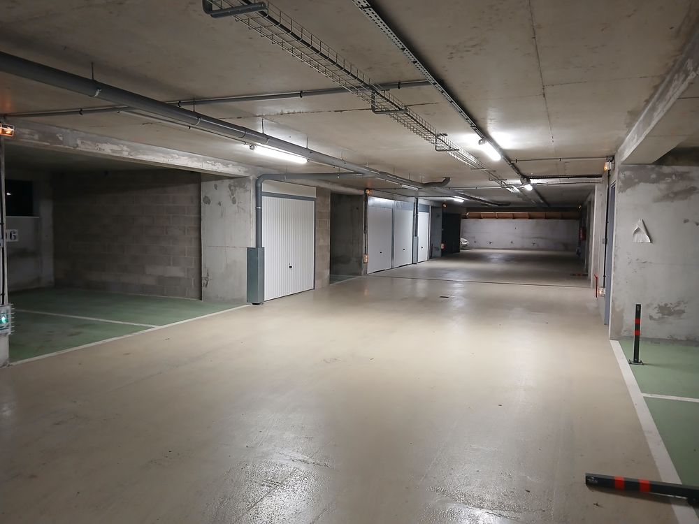 Vente Parking/Garage Place de parking couverte et sécurisée - Eragny (95610) Éragny