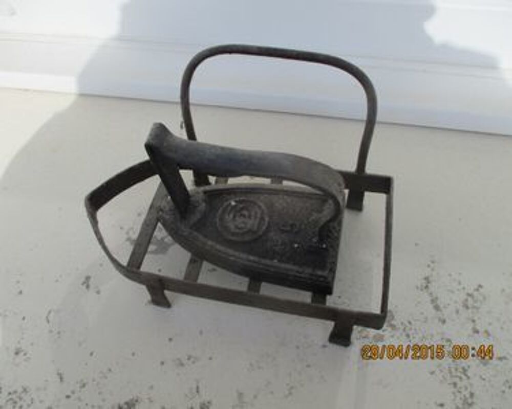 fer &agrave; repasser avec son socle 