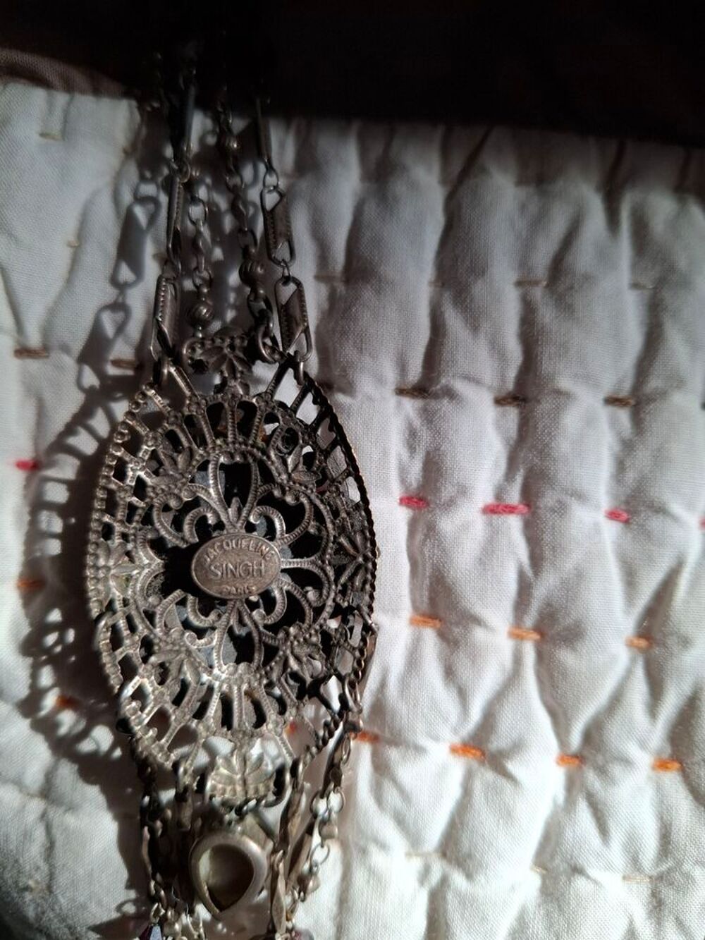 collier vintage sign&eacute; Jacqueline Singh Paris Bijoux et montres