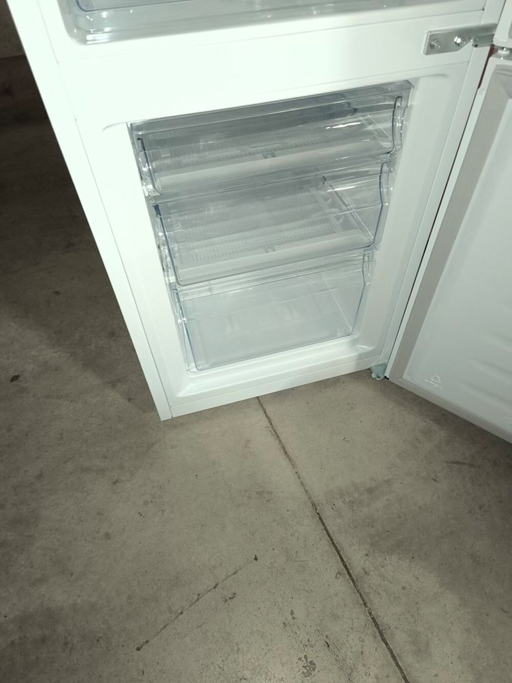 Frigo cong&eacute;lateur deux tiroirs 1m50 de haut Electrom�nager