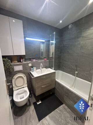  Appartement à louer 3 pièces 94 m²