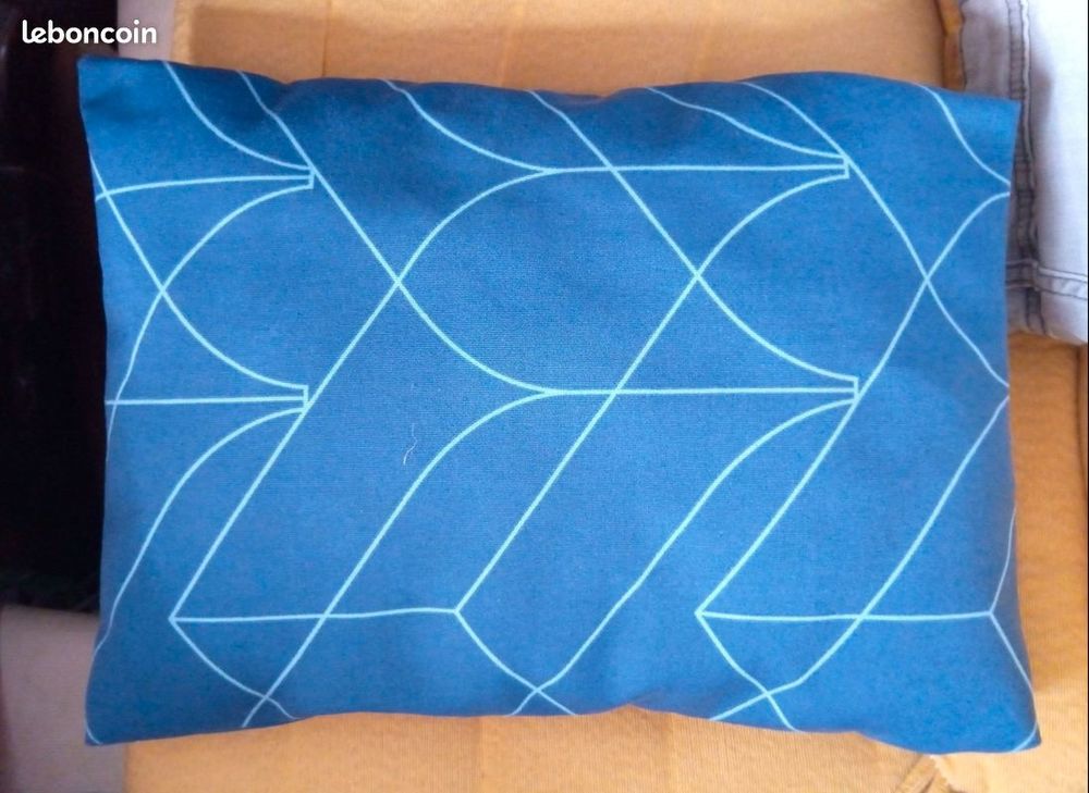 Petit coussin bleu 26 x 34 cm neuf Décoration