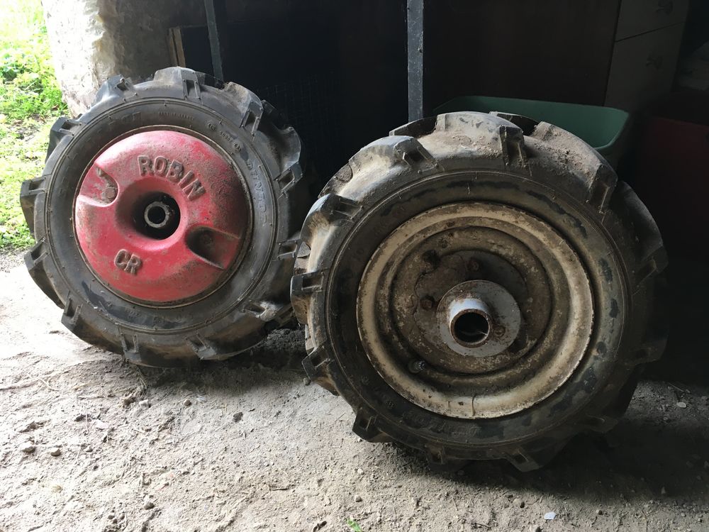 roues de motoculteur avec pneus neufs Jardin