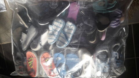 Lot de pantoufles. 5 Saint-Doulchard (18)