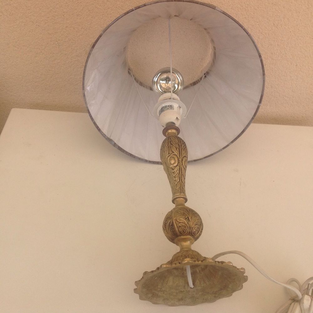lampe sur pied en bronze. Décoration