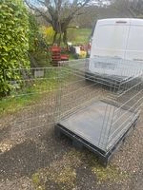   Cages pliantes pour chiens L 1,10m l 0.70m H 0,70m 