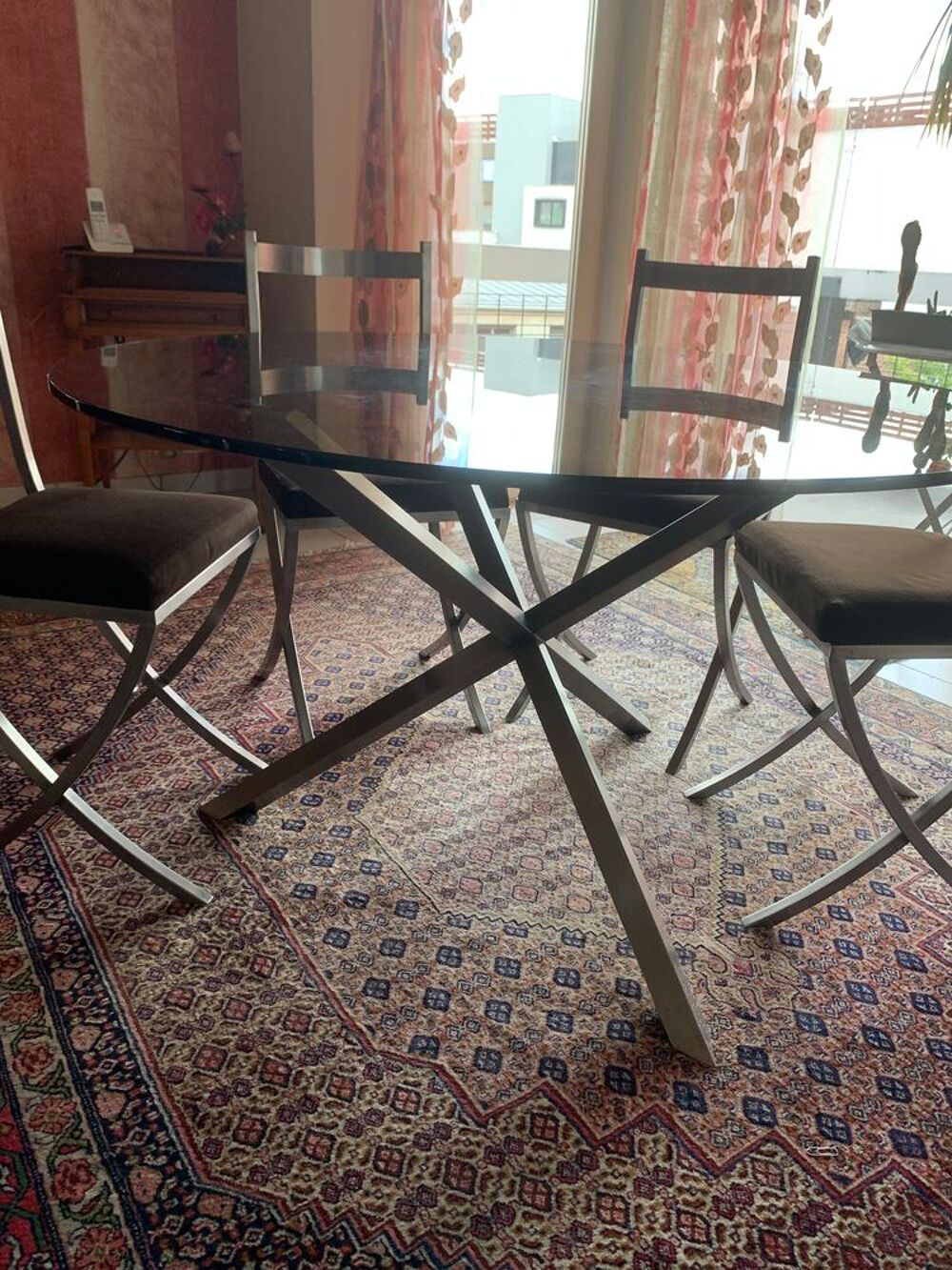 Table de salle a manger design Roset ann&eacute;e 70 acier et verre Meubles